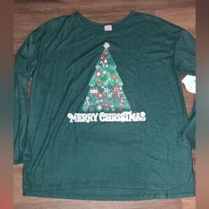 NWT Green Christmas Tree Graphic Long Sleeve Shirt